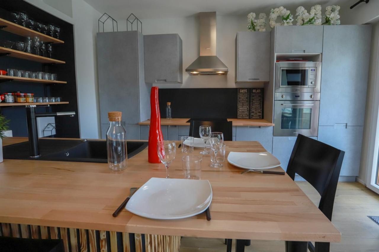 Chez Lou Appartement Proche Du Lac Moderne アヌシー エクステリア 写真